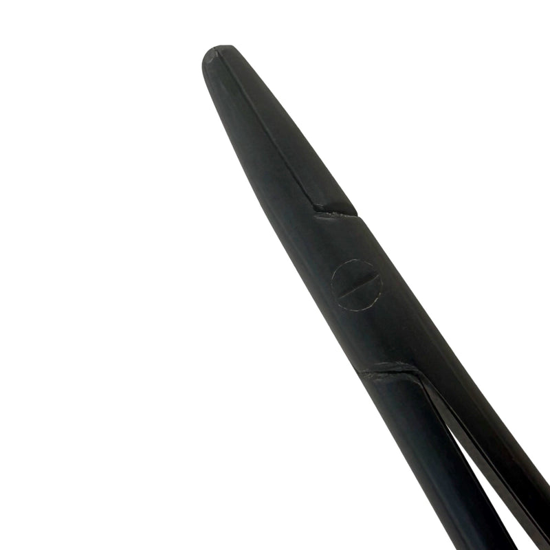 Macro view of curved tungsten carbide needle-gripping jaws on 18 cm Castroviejo needle holder 5516B