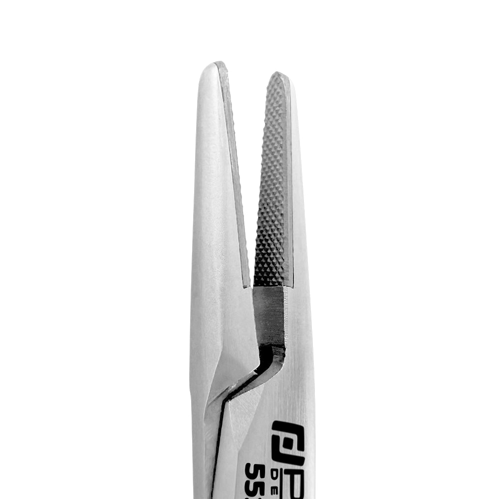 Close-up of the fine, straight serrated jaws of the Halsey needle holder, SKU 5512