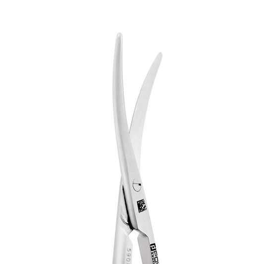 Close-up of Metzenbaum Super Cut Scissors – Curved blades, 5.7 in (14.5 cm)