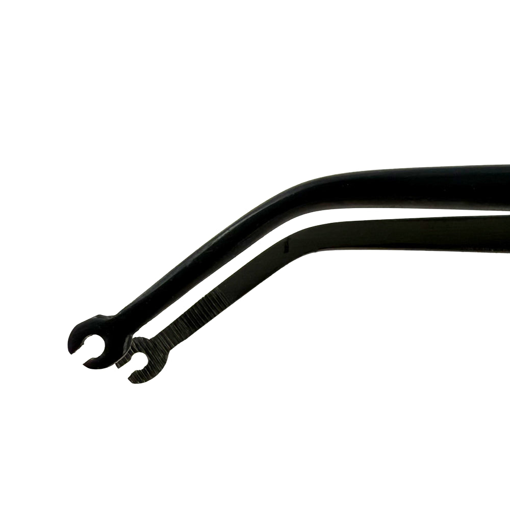 Close-up of curved Suture Corn tip on Power atraumatic tissue forceps, Black Edition – SKU 6511E